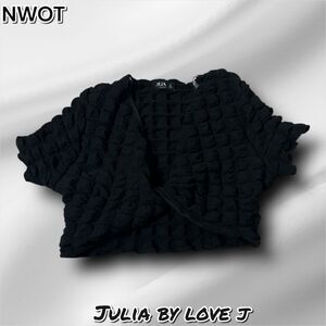 NWOT Julia By Love J black Waffle Ruffle Twist Crop Top - medium